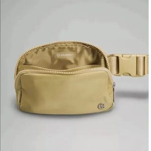 NWT Lululemon Everywhere Belt Bag